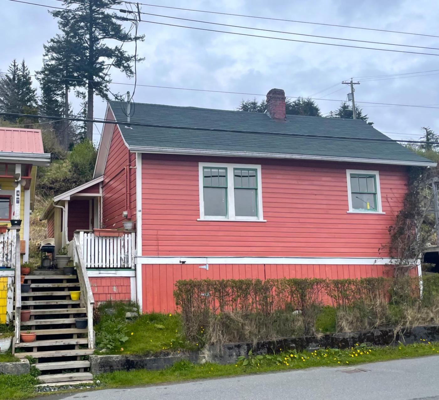 Seine Boat Inn Alert Bay Екстериор снимка